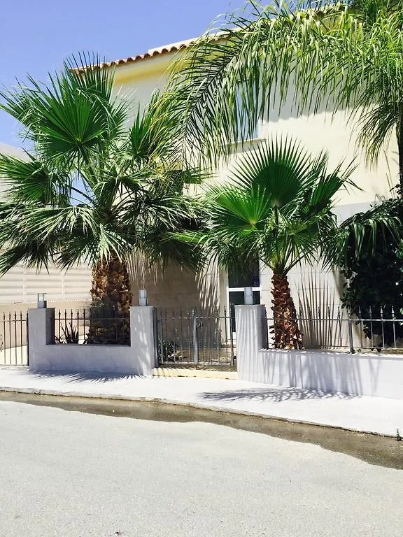 Amanda Villa Protaras